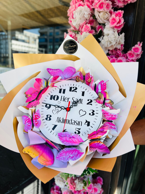  Gaziantep Çiçek Gönder - Saat ve kelebek buketi